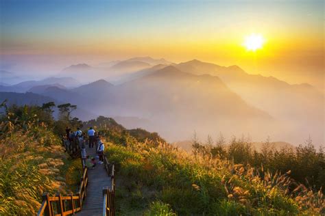  대우산, 아름다움에 흠뻑 빠져버릴 산악 명소!